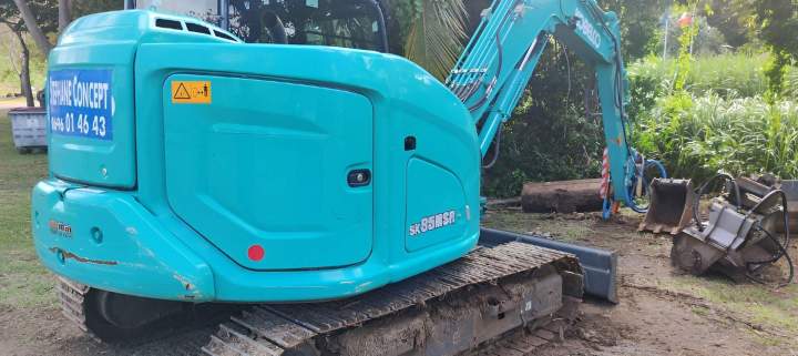 Pelle hydraulique compacte Martinique